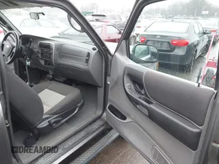 2004 Ford Ranger XL Fleet with VIN 1FTZR45E54TA18233, listed as a IAAI auction lot 41556018 with 1 mi miles. Bid and sale history available at carsss.com. Image 5.