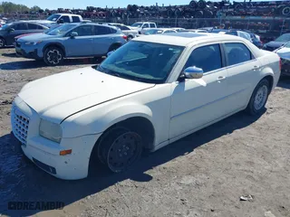 2008 Chrysler 300 Touring with VIN 2C3LA53G58H165408, listed as a IAAI auction lot 41644323 with 127,733 mi miles. Bid and sale history available at carsss.com. Image 17.