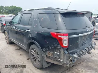 2013 Ford Explorer XLT z VIN 1FM5K7D90DGA55381, wystawiony jako IAAI lot #42194078 z przebiegiem 200 714 mil mil oraz . Historia ofert i sprzedaży dostępna na DreamBid. Obrazek 3.