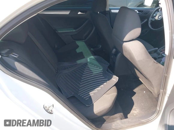 2015 Volkswagen Jetta SE with VIN 3VWD17AJ7FM235397, listed as a IAAI auction lot 40158694 with 205,163 mi miles and . Bid and sale history available at DreamBid. Image 8.