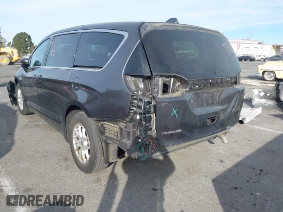 2020 Chrysler Voyager LX z VIN 2C4RC1CG9LR145545, wystawiony jako IAAI lot #41372340 z przebiegiem 48 013 mil mil oraz . Historia ofert i sprzedaży dostępna na DreamBid. Obrazek 3.