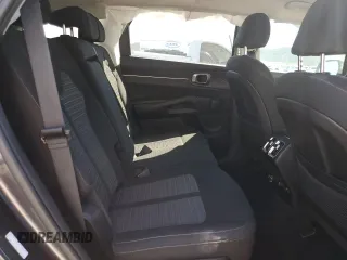 2022 Kia Sorento LX z VIN 5XYRG4LC9NG086684, wystawiony jako Copart lot #48925425 z przebiegiem 51 376 mil mil oraz Szkoda całkowita • Salvage title. Historia ofert i sprzedaży dostępna na DreamBid. Obrazek 11.