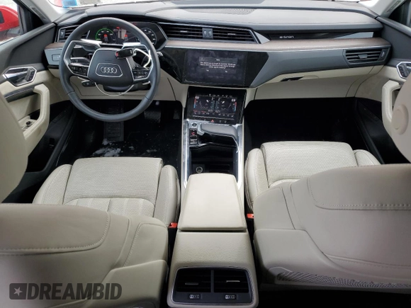 2021 Audi e-tron Prestige z VIN WA1VAAGE8MB040969, wystawiony jako Copart lot #44968835 z przebiegiem 24 137 mil mil oraz Szkody całkowita. Historia ofert i sprzedaży dostępna na DreamBid. Obrazek 8.