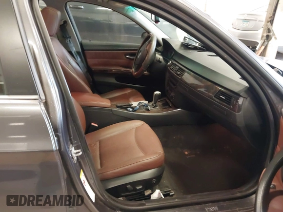 2006 BMW 3 Series 325i with VIN WBAVB13526KX69039, listed as a IAAI auction lot 42271470 with 162,687 mi miles and . Bid and sale history available at DreamBid. Image 5.