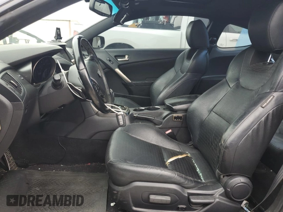 2016 Hyundai Genesis Coupe R-Spec с VIN KMHHU6KJXGU134450, выставлен на аукционе Copart как лот 52799035 с пробегом 110 154 миль миль и Списание • Salvage title. История ставок и продаж доступна на DreamBid. Изображение 7.