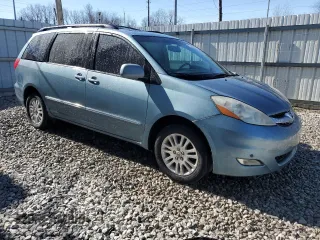 2008 Toyota Sienna XLE with VIN 5TDBK22C68S011227, listed as a Copart auction lot 45466755 with 268,658 mi miles and Clean Title. Bid and sale history available at carsss.com. Image 4.