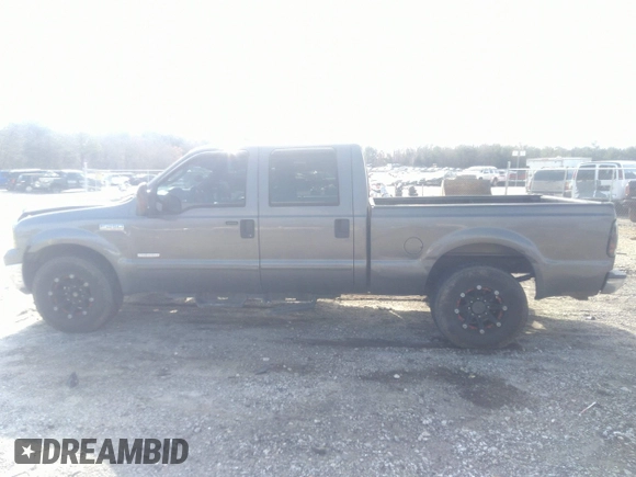 2005 Ford F-250 XL z VIN 1FTSW21565EA07042, wystawiony jako IAAI lot #41591458 z przebiegiem 254 824 mil mil oraz . Historia ofert i sprzedaży dostępna na DreamBid. Obrazek 14.