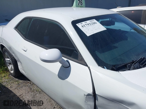 2013 Dodge Challenger SXT z VIN 2C3CDYAG8DH569468, wystawiony jako IAAI lot #41792206 z przebiegiem 161 439 mil mil oraz . Historia ofert i sprzedaży dostępna na DreamBid. Obrazek 13.