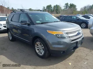 2013 Ford Explorer XLT with VIN 1FM5K8D89DGB85866, listed as a IAAI auction lot 42075583 with 158,483 mi miles. Bid and sale history available at carsss.com. Image 1.