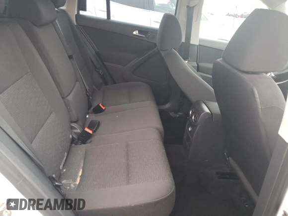 2015 Volkswagen Tiguan R-Line with VIN WVGAV7AX1FW610467, listed as a Copart auction lot 55670825 with 113,870 mi miles and Salvage Title. Bid and sale history available at DreamBid. Image 10.