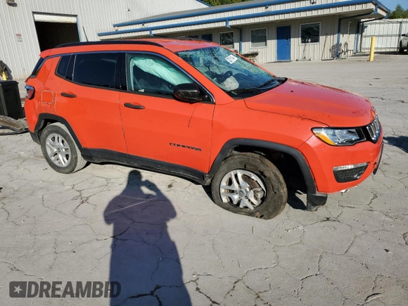 2019 Jeep Compass Sport с VIN 3C4NJDAB6KT724484, выставлен на аукционе Copart как лот 72231114 с пробегом 33 600 миль миль и Списание • Salvage title. История ставок и продаж доступна на DreamBid. Изображение 4.
