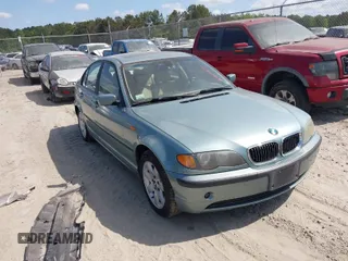 2003 BMW 3 Series 325i with VIN WBAEV33493PD00817, listed as a IAAI auction lot 42040620 with 204,067 mi miles and . Bid and sale history available at DreamBid. Image 1.