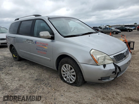 2011 Kia Sedona LX with VIN KNDMG4C79B6364284, listed as a Copart auction lot 70385124 with 308,471 mi miles and Clean Title. Bid and sale history available at carsss.com. Image 4.