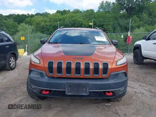 2015 Jeep Cherokee Trailhawk с VIN 1C4PJMBS8FW757154, выставлен на аукционе IAAI как лот 42591946 с пробегом 163 740 миль миль и . История ставок и продаж доступна на DreamBid. Изображение 12.