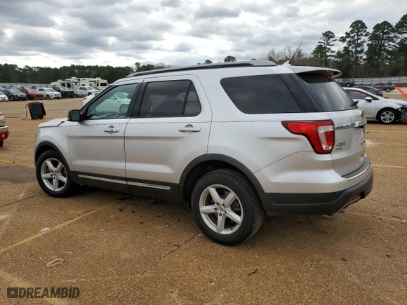 2018 Ford Explorer XLT with VIN 1FM5K7D89JGA54751, listed as a Copart auction lot 41328474 with 120,795 mi miles and Salvage Title. Bid and sale history available at carsss.com. Image 2.