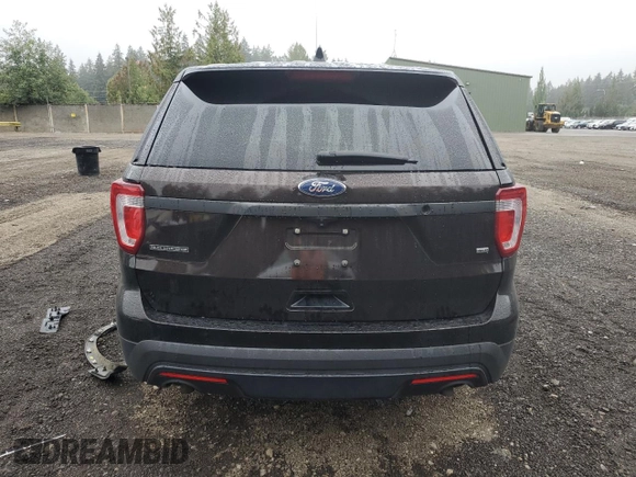 2016 Ford Police Interceptor Utility z VIN 1FM5K8AR3GGC26610, wystawiony jako Copart lot #72047714 z przebiegiem 67 551 mil mil oraz Nie do naprawy • Non repairable. Historia ofert i sprzedaży dostępna na DreamBid. Obrazek 6.