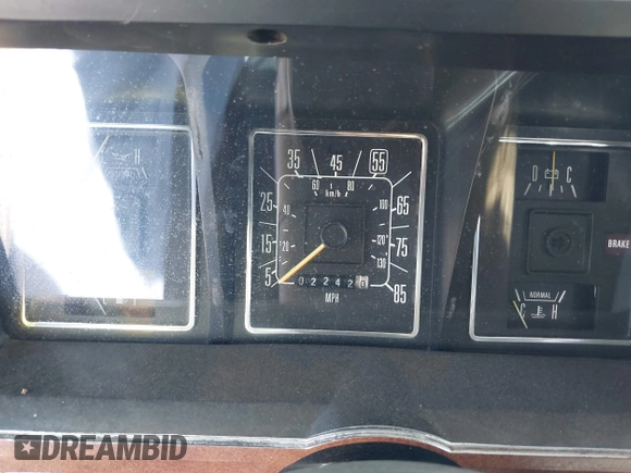 1985 Ford Econoline Cargo with VIN 1FBHS31L3FHA83624, listed as a IAAI auction lot 41987555 with 2,242 mi miles and . Bid and sale history available at DreamBid. Image 7.