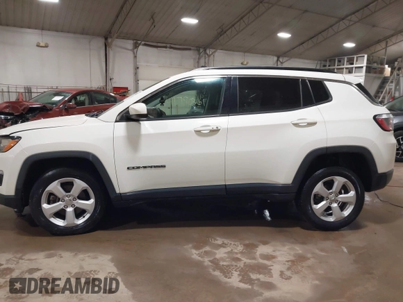 2018 Jeep Compass Latitude z VIN 3C4NJDBB7JT455568, wystawiony jako IAAI lot #41790361 z przebiegiem 47 646 mil mil oraz . Historia ofert i sprzedaży dostępna na DreamBid. Obrazek 14.