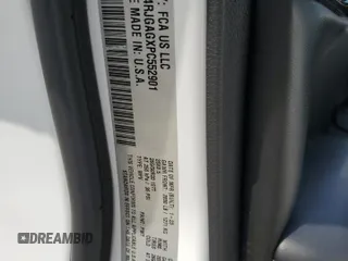 2023 Jeep Grand Cherokee Laredo z VIN 1C4RJGAGXPC552901, wystawiony jako Copart lot #60107115 z przebiegiem 44 231 mil mil oraz Szkoda całkowita • Salvage title. Historia ofert i sprzedaży dostępna na DreamBid. Obrazek 13.