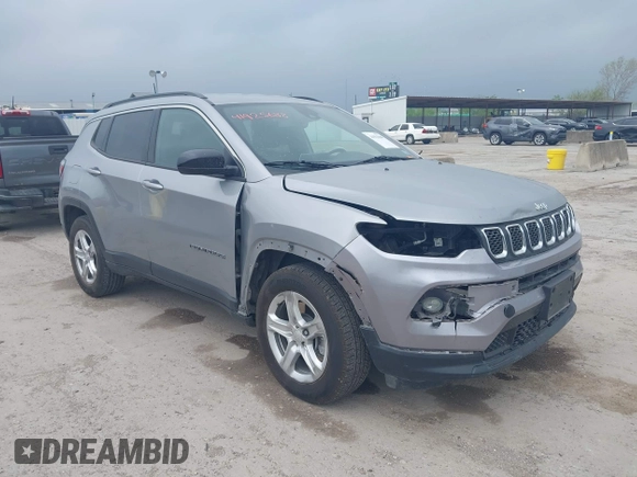 2023 Jeep Compass Latitude z VIN 3C4NJDBN3PT514117, wystawiony jako IAAI lot #41925688 z przebiegiem 50 468 mil mil oraz . Historia ofert i sprzedaży dostępna na DreamBid. Obrazek 6.