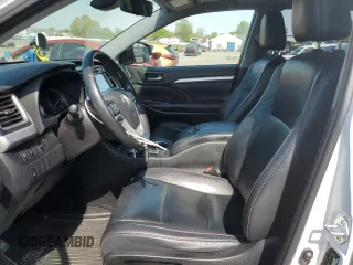 2019 Toyota Highlander SE z VIN 5TDJZRFH1KS629231, wystawiony jako Copart lot #54161975 z przebiegiem 218 689 mil mil oraz Szkoda całkowita • Salvage title. Historia ofert i sprzedaży dostępna na DreamBid. Obrazek 7.