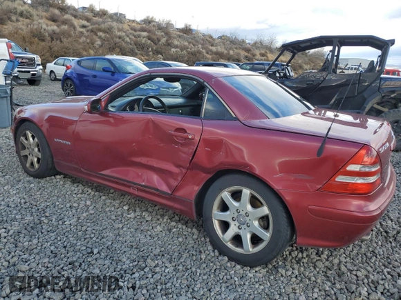 2002 Mercedes-Benz SLK-Class 2.3L Kompressor with VIN WDBKK49F62F246292, listed as a Copart auction lot 80231094 with 133,406 mi miles and Salvage Title. Bid and sale history available at carsss.com. Image 2.