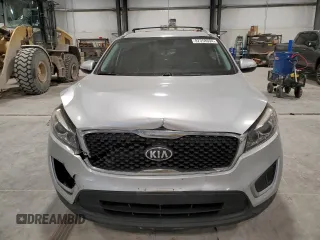 2017 Kia Sorento LX with VIN 5XYPG4A31HG211014, listed as a Copart auction lot 82358694 with 153,275 mi miles and Salvage Title. Bid and sale history available at carsss.com. Image 5.