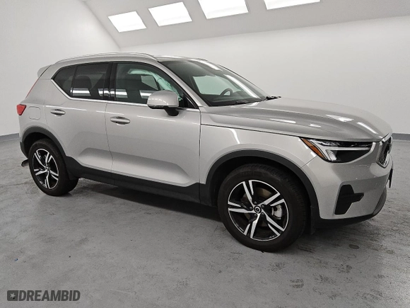 2024 Volvo XC40 Core Bright Theme with VIN YV4L12UK0R2343309, listed as a Copart auction lot 80391504 with 11,603 mi miles and Clean Title. Bid and sale history available at carsss.com. Image 4.