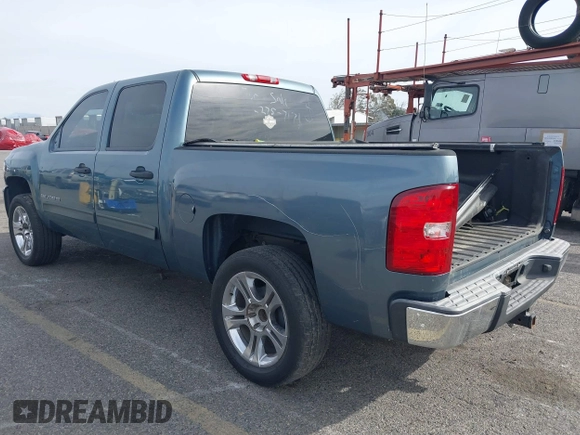 2009 Chevrolet Silverado 1500 LT with VIN 3GCEC23019G268472, listed as a IAAI auction lot 41663840 with 155,379 mi miles. Bid and sale history available at carsss.com. Image 3.