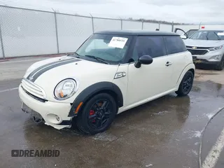 2011 MINI Hardtop z VIN WMWSU3C52BT092653, wystawiony jako IAAI lot #41788535 z przebiegiem 161 510 mil mil oraz . Historia ofert i sprzedaży dostępna na DreamBid. Obrazek 18.