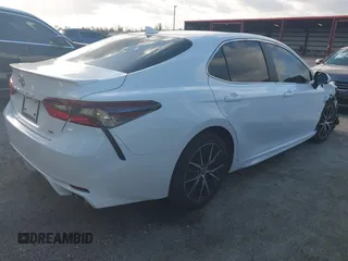 2022 Toyota Camry SE with VIN 4T1G11AK7NU039746, listed as a IAAI auction lot 41901908 with 18,839 mi miles and . Bid and sale history available at DreamBid. Image 4.