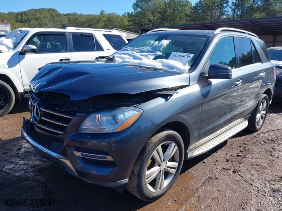 2014 Mercedes-Benz M-Class ML 350 with VIN 4JGDA5JB6EA270178, listed as a IAAI auction lot 41309070 with 200,914 mi miles. Bid and sale history available at carsss.com. Image 17.
