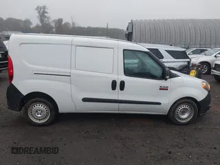 2017 Ram ProMaster City Cargo Tradesman z VIN ZFBERFAB2H6E50911, wystawiony jako IAAI lot #40390843 z przebiegiem 68 010 mil mil oraz . Historia ofert i sprzedaży dostępna na DreamBid. Obrazek 13.
