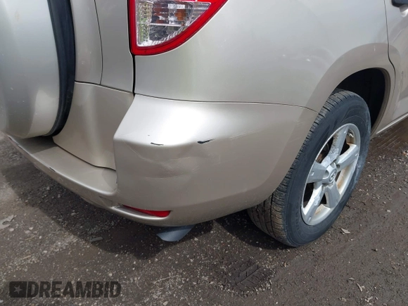 2006 Toyota RAV4 with VIN JTMZK33V365000984, listed as a IAAI auction lot 41957813 with 121,527 mi miles. Bid and sale history available at carsss.com. Image 14.