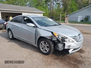 2013 Hyundai Sonata GLS with VIN 5NPEB4AC6DH539103, listed as a IAAI auction lot 42124467 with 182,907 mi miles and . Bid and sale history available at carsss.com. Image 1.