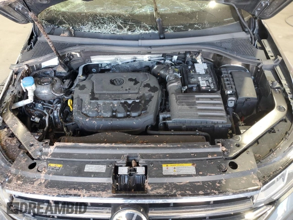 2024 Volkswagen Tiguan SEL R-Line z VIN 3VV4B7AX0RM012032, wystawiony jako Copart lot #54157225 z przebiegiem Nie podano mil oraz Szkoda całkowita • Salvage title. Historia ofert i sprzedaży dostępna na DreamBid. Obrazek 12.