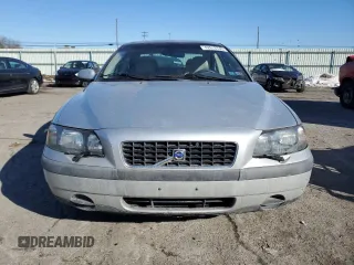 2001 Volvo S60 with VIN YV1RS61R112029119, listed as a Copart auction lot 42613745 with 151,162 mi miles and Salvage Title. Bid and sale history available at carsss.com. Image 5.