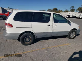 2002 Toyota Sienna LE with VIN 4T3ZF13C22U465170, listed as a Copart auction lot 76561124 with 218,314 mi miles and Clean Title. Bid and sale history available at carsss.com. Image 3.