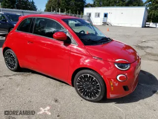 2024 FIAT 500e INSPI(RED) with VIN ZFAFFAA44RX204389, listed as a Copart auction lot 72464234 with 612 mi miles and Salvage Title. Bid and sale history available at carsss.com. Image 4.