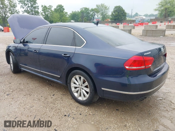 2013 Volkswagen Passat SEL Premium z VIN 1VWCH7A37DC056381, wystawiony jako IAAI lot #42426144 z przebiegiem 261 626 mil mil oraz . Historia ofert i sprzedaży dostępna na DreamBid. Obrazek 3.