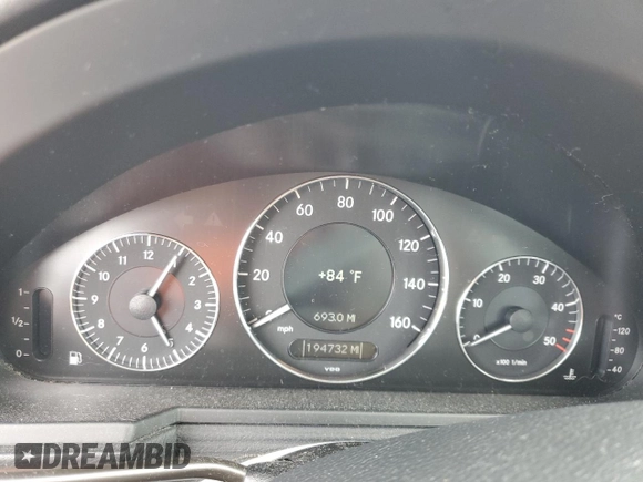 2008 Mercedes-Benz E 320 with VIN WDBUF22X28B294053, listed as a Copart auction lot 51842435 with 194,732 mi miles and Clean Title. Bid and sale history available at DreamBid. Image 9.
