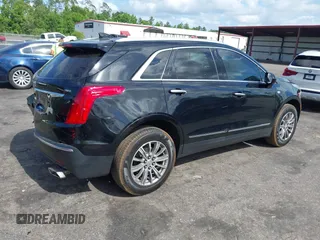 2017 Cadillac XT5 Luxury FWD z VIN 1GYKNBRS0HZ116875, wystawiony jako IAAI lot #42155840 z przebiegiem 47 625 mil mil oraz . Historia ofert i sprzedaży dostępna na DreamBid. Obrazek 4.