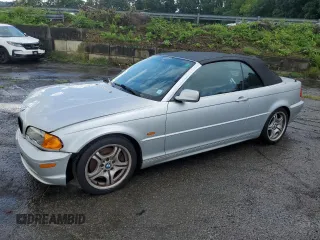 2001 BMW 3 Series 330Ci with VIN WBABS53411EV86207, listed as a Copart auction lot 67568394 with 95,113 mi miles and Salvage Title. Bid and sale history available at carsss.com. Image 1.