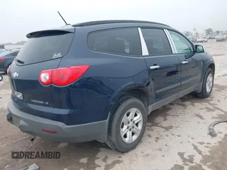 2012 Chevrolet Traverse LS z VIN 1GNKRFED1CJ327462, wystawiony jako IAAI lot #42161742 z przebiegiem 231 729 mil mil oraz . Historia ofert i sprzedaży dostępna na DreamBid. Obrazek 4.