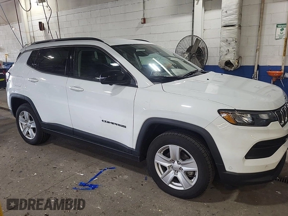 2022 Jeep Compass Latitude z VIN 3C4NJDBB2NT205936, wystawiony jako IAAI lot #42885857 z przebiegiem 39 157 mil mil oraz . Historia ofert i sprzedaży dostępna na DreamBid. Obrazek 34.