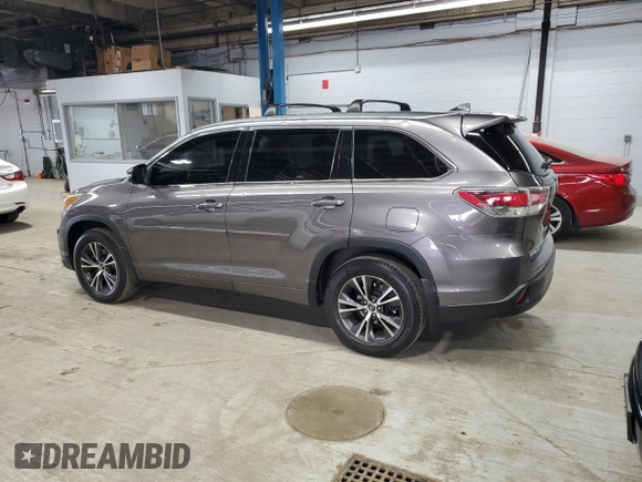 2016 Toyota Highlander XLE z VIN 5TDJKRFH0GS500635, wystawiony jako Copart lot #55602525 z przebiegiem 108 930 mil mil oraz Czysty tytuł • Clean title. Historia ofert i sprzedaży dostępna na DreamBid. Obrazek 2.