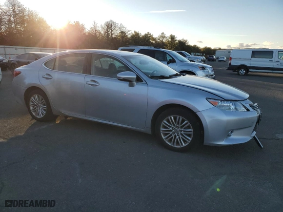 2015 Lexus ES 350 with VIN JTHBK1GG7F2162070, listed as a Copart auction lot 87686705 with 60,303 mi miles and Non Repairable. Bid and sale history available at carsss.com. Image 4.