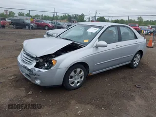 2006 Kia Spectra EX z VIN KNAFE121265360130, wystawiony jako IAAI lot #42345843 z przebiegiem 152 987 mil mil oraz . Historia ofert i sprzedaży dostępna na DreamBid. Obrazek 2.