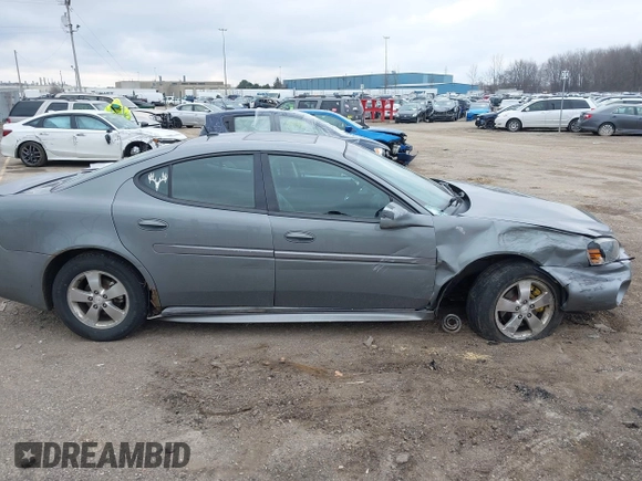 2007 Pontiac Grand Prix with VIN 2G2WP552371221110, listed as a IAAI auction lot 42011006 with 274,300 mi miles. Bid and sale history available at carsss.com. Image 13.