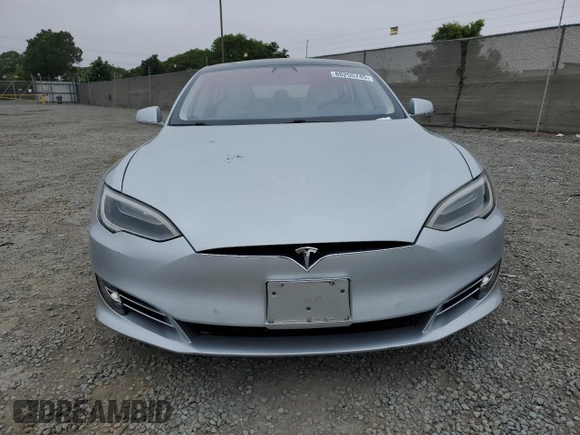 2018 Tesla Model S 75D z VIN 5YJSA1E25JF282919, wystawiony jako Copart lot #60255745 z przebiegiem 94 066 mil mil oraz Szkoda całkowita • Salvage title. Historia ofert i sprzedaży dostępna na DreamBid. Obrazek 5.